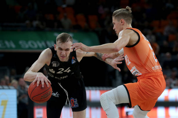 往将对手拖 往将对手拖